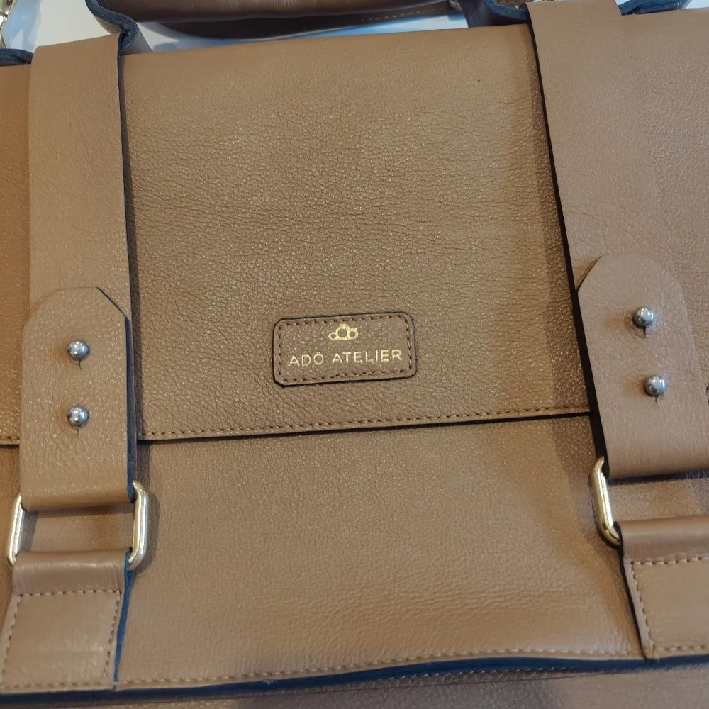 Ado Atelier Small Leather Messenger Bag in tan - Picture 3 of 6